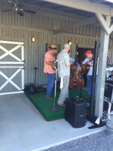 The Bluegrass Band entertains 