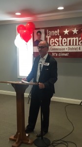 Knoxville Businessman Eddie Mannis introduces Testerman 