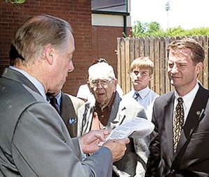 Governor Phil Bredesen officiates at the marriage of state Sen. Tim Burchett and Allison Beaver on Tuesday at the John. T. O'Connor Senior Center. To Burchett's right is his father, Charlie Burchett Sr. Photo by Tom Scherlin/State of Tennessee